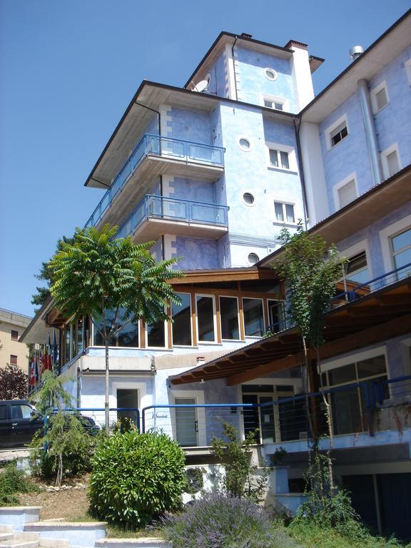 Hotel Azzurro 라킬라 외부 사진
