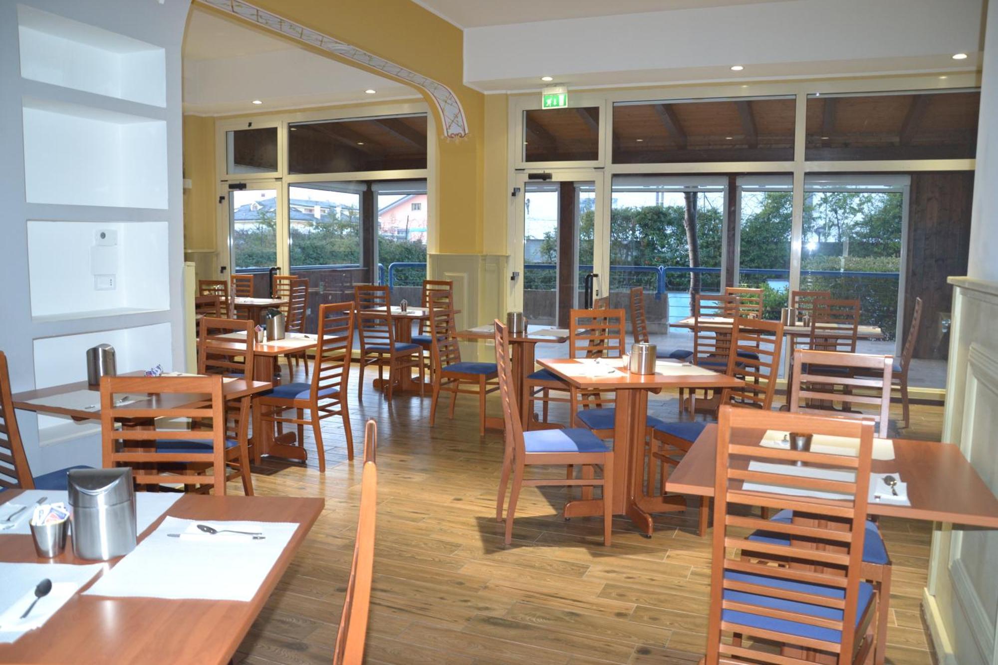 Hotel Azzurro 라킬라 외부 사진